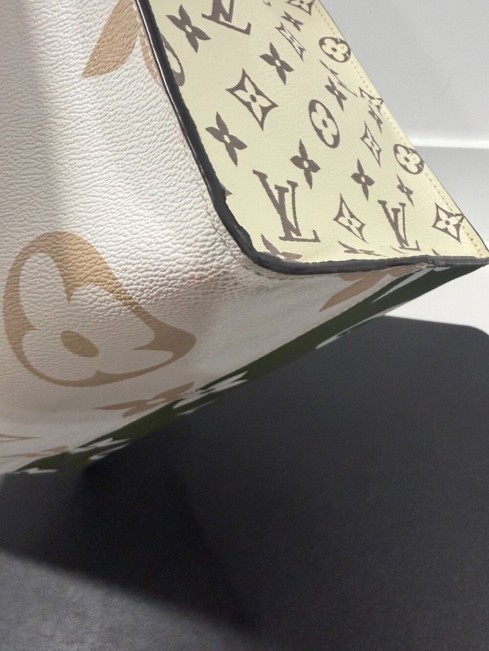 Louis Vuitton On The Go GM Khaki/Beige/White (JB1500) - Picture 7 of 16